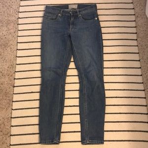 Everlane • Mid Rise Skinny Jeans